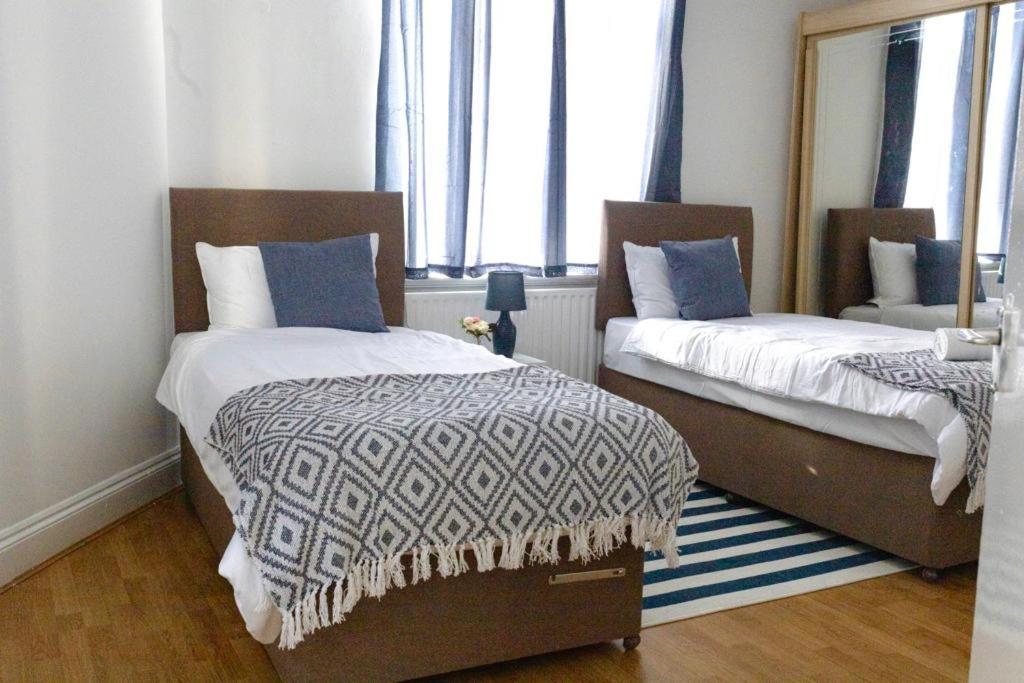 Spacious City Centre 2 Bedroom Apartment - Lt Apartment Leicester Buitenkant foto